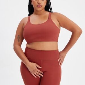 Girlfriend Collective Ember Lou V-Back Bra in tart red size small